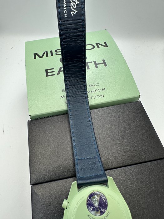 Swatch - MoonSwatch - Mission on Earth - Ingen mindstepris - SO33G100 - Mænd - 2020+