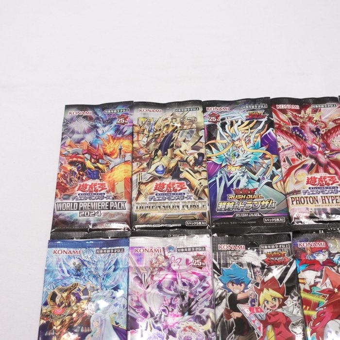 Konami Mixed collection - Yu-Gi-Oh! - Maximum Ultra Evolution Pack Booster Box (15 Booster packs) and 55 Booster packs