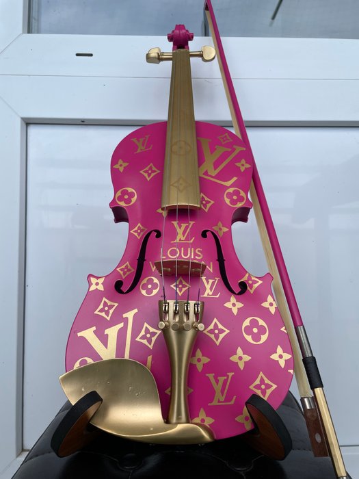 J.Reinhardt - Louis Vuitton Violin - CraZy Pink  Gold