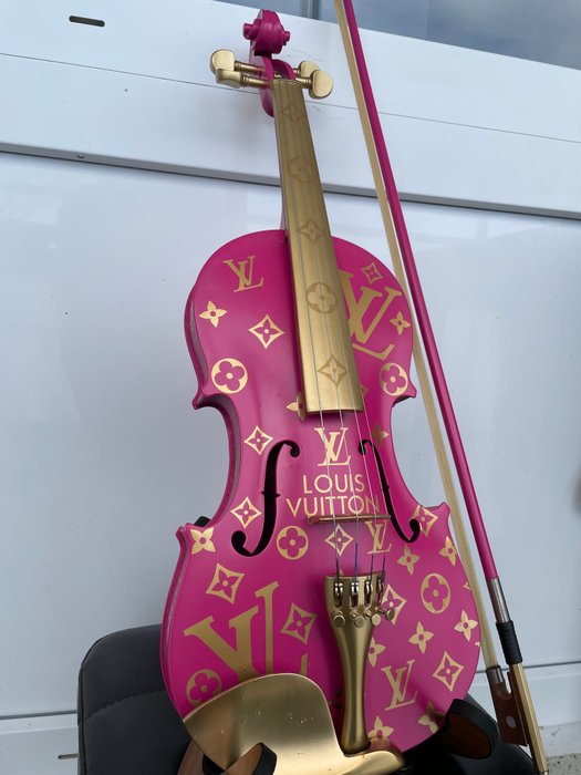 J.Reinhardt - Louis Vuitton Violin - CraZy Pink  Gold