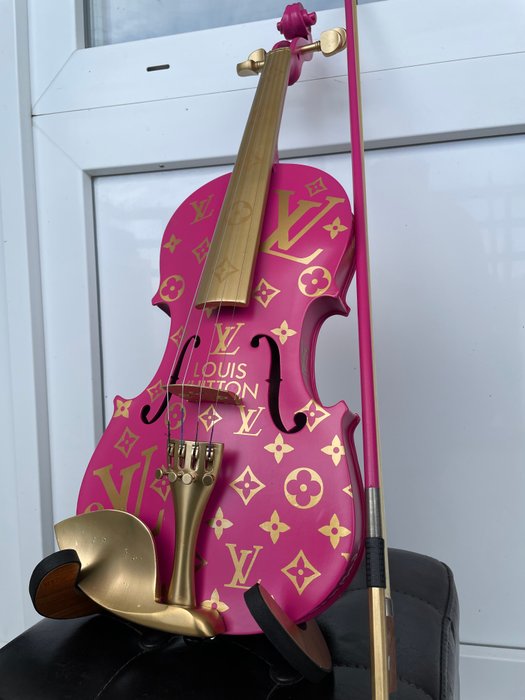 J.Reinhardt - Louis Vuitton Violin - CraZy Pink  Gold