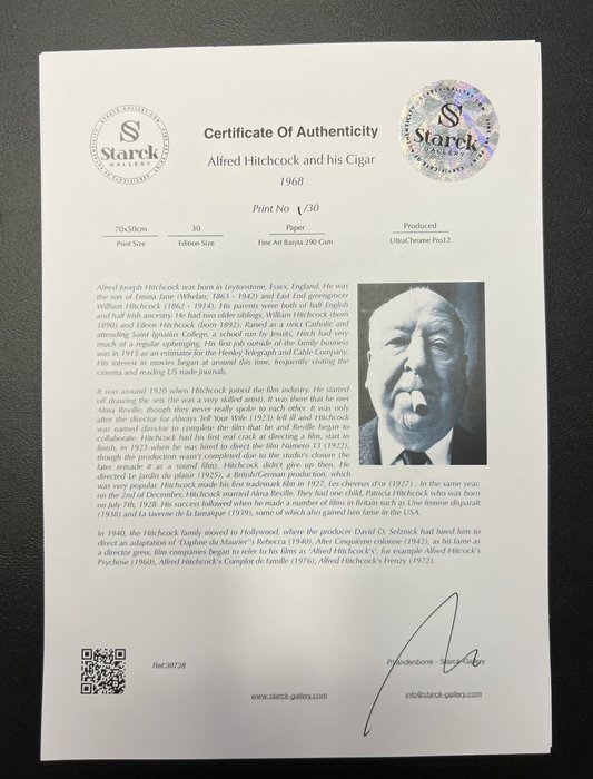 Alfred Hitchcock and his Cigar 1968 - Fine Art Photography - Luxury Wooden Framed 70X50 cm- Limited Edition Nr 03 of 30 - Serial ID 30738 - Original Certificate (COA) Hologram Logo Editor and QR Code - 100% New items