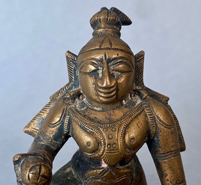 Laddu Gopal Krishna som barn stjal smør og "løb væk" fra sin mor - Engangs voks bronze støbning - Indien - 1700-tallet