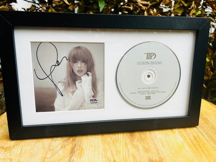 Taylor Swift - Cd, Signeret "The Manuscript" Taylor Swift Photo + CD, JSA COA - 2024