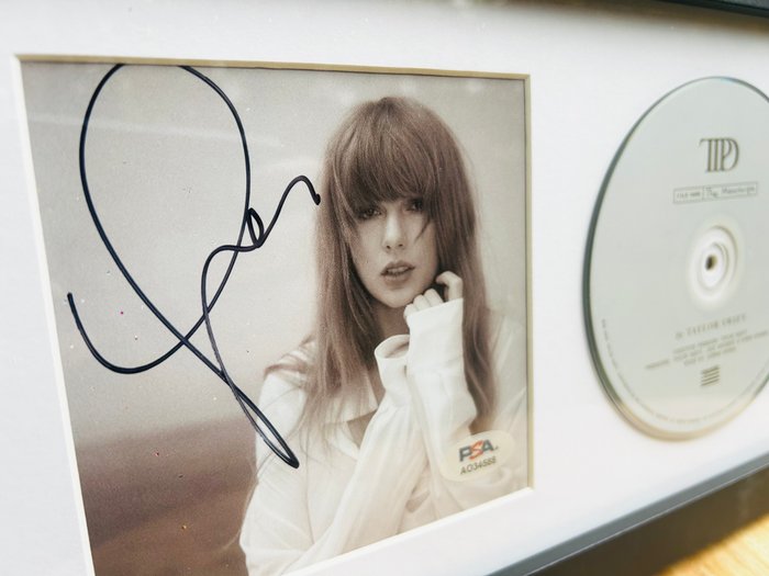 Taylor Swift - Cd, Signeret "The Manuscript" Taylor Swift Photo + CD, JSA COA - 2024