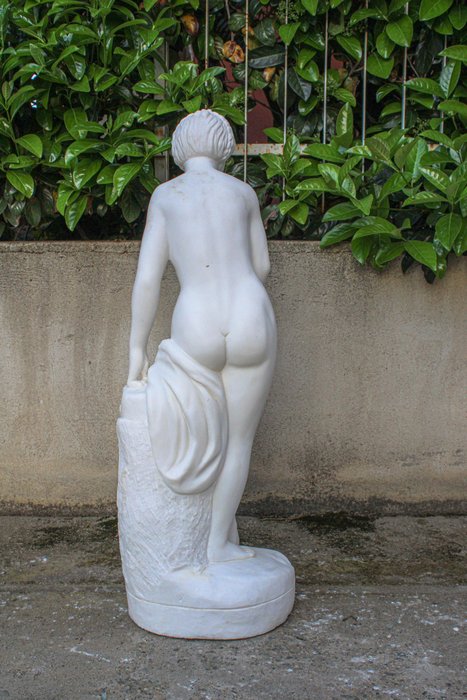 Dal modello di Étienne Maurice Falconet (1716-1791) - Skulptur "Baigneuse" - 107 cm - Hvid statuer marmor