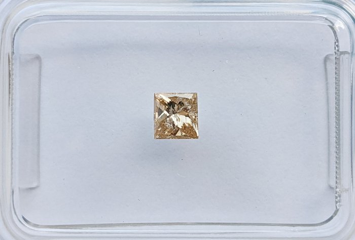 Ingen mindstepris - 1 pcs Diamant  (Naturfarvet)  - 0.22 ct - Fancy intense Brun - I1 - International Gemological Institute (IGI)