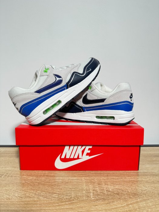 Nike - Sneakers - Størelse: Shoes / EU 39