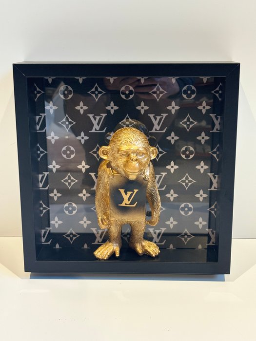 Rob VanMore - Ape Louis Vuitton in charge