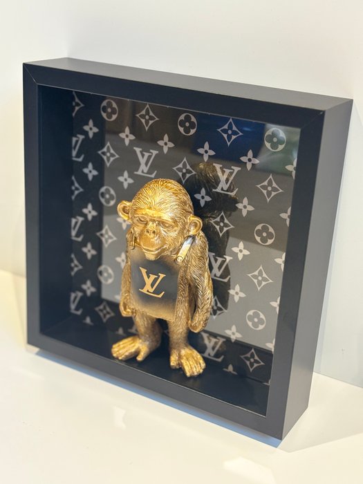 Rob VanMore - Ape Louis Vuitton in charge