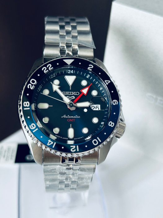 Seiko - Sport 5 Automatic GMT Blue Batman - Ingen mindstepris - Mænd - 2011-nu