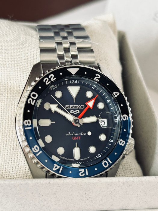 Seiko - Sport 5 Automatic GMT Blue Batman - Ingen mindstepris - Mænd - 2011-nu