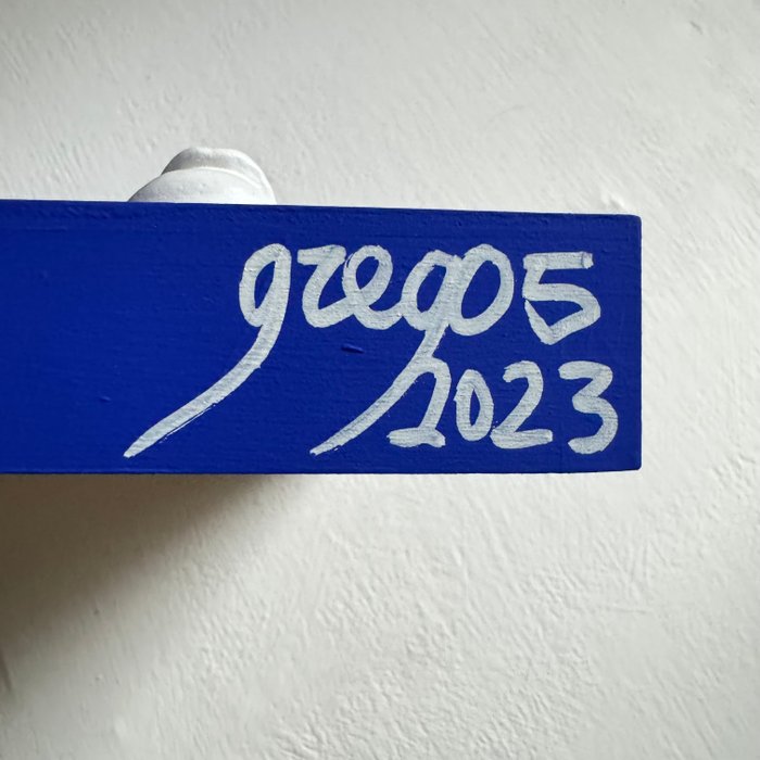 Gregos (1972) - White moods on blue background