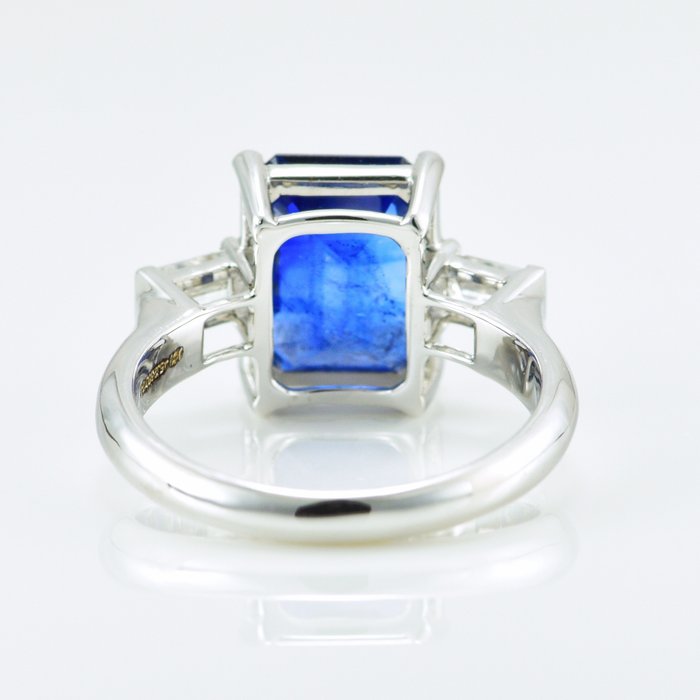 Ring Platin -  4.72ct. tw. Safir - Diamant - Intens blå safir