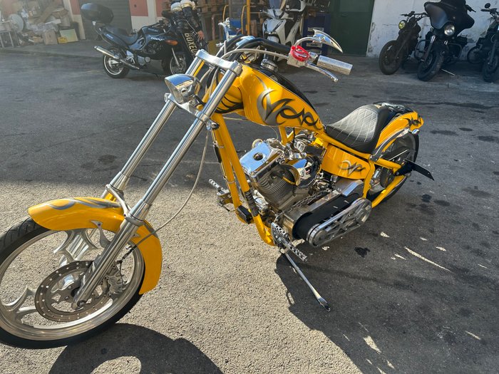 BigDog - Chopper - SS - 2100 cc - 2003