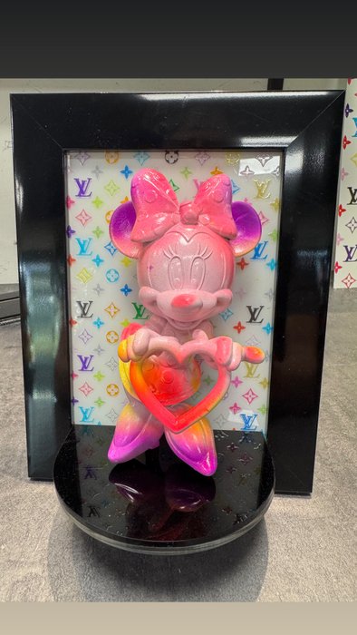 FMZ Fred Morgan - Minnie LV LOVE PAINT