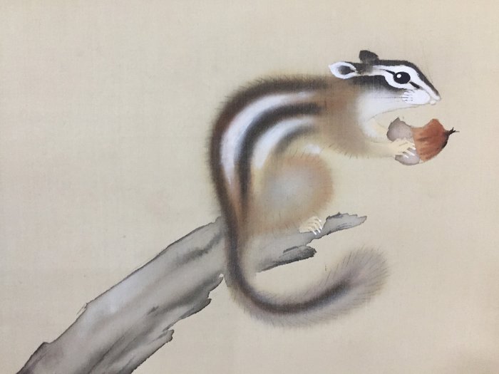 Squirrel and chestnuts / Japanese Vintage Hanging Scroll KAKEJIKU / Silk / Hand Painted - Signed - Japan  (Ingen mindstepris)