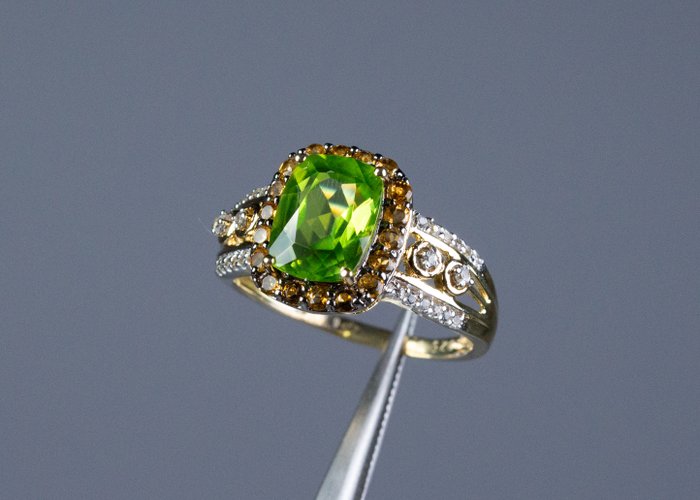 Ingen mindstepris - Ring - 925 sølv, forgyldt - 2,50 ct peridot (testet) - citrin - hvide safirer