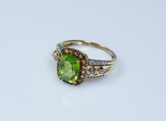 Ingen mindstepris - Ring - 925 sølv, forgyldt - 2,50 ct peridot (testet) - citrin - hvide safirer