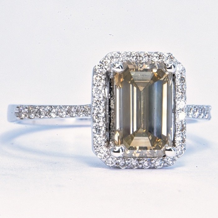 Ring - 14 karat Hvidguld -  2.13ct. tw. Diamant (Natur) - Diamant