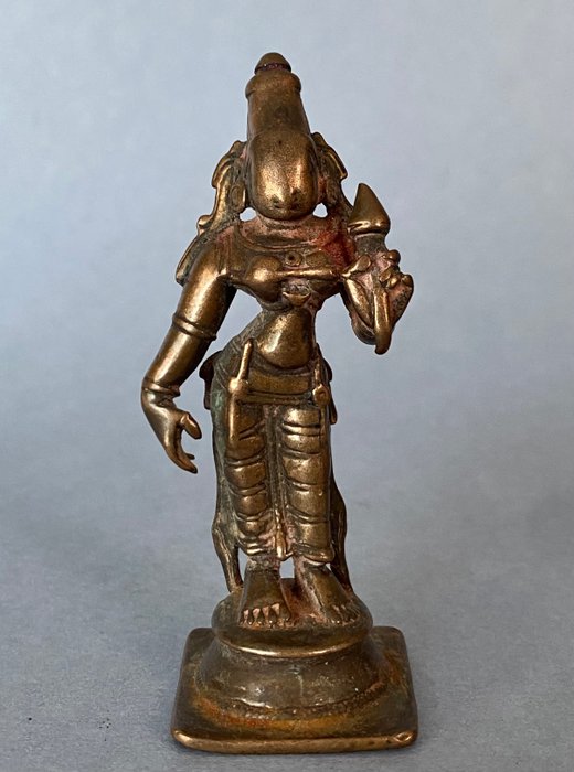 Shri Devi andagtsskulptur af kvindelig guddom 1700-tallet - Engangs voks bronze støbning - Indien - Mogulriget (1526-1857)