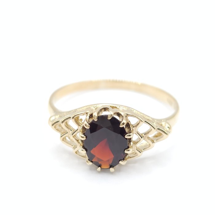 Ingen mindstepris - Forlovelsesring - 9 kt. Gulguld, 9 karat 375 guld, London, 1980 -  1.50ct. tw. Granat - Victoriansk inspireret