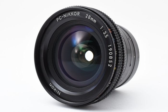 Nikon PC-Nikkor 28mm f/3.5 Perspective Control Shift Lens Tilt-shift linse