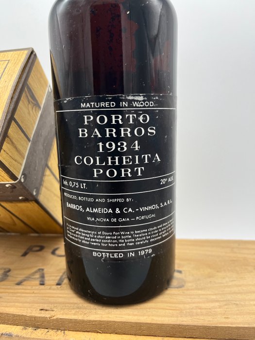 1934 Barros, Almeida  Ca. - Porto Barros - Colheita Port - Flasket 1979 -  Douro  - 1 Flaske (0,75L)