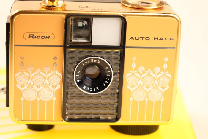 Ricoh Auto Half E GOLD with 2,8/25mm - only 1000 made | Halvramme kamera