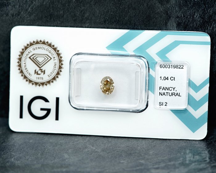 1 pcs Diamant  (Naturfarvet)  - 1.04 ct - Oval - Fancy Brunlig Gul - SI2 - International Gemological Institute (IGI)