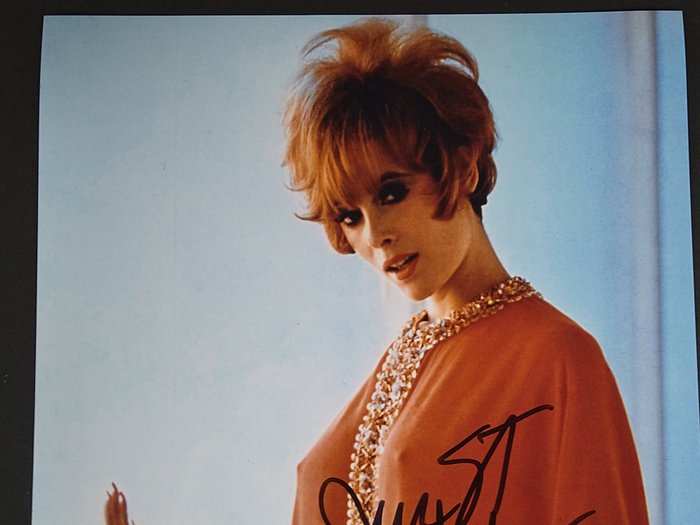 James Bond 007: Diamonds Are Forever - Jill St John "Tiffany Case" - Autograph, Photo with COA