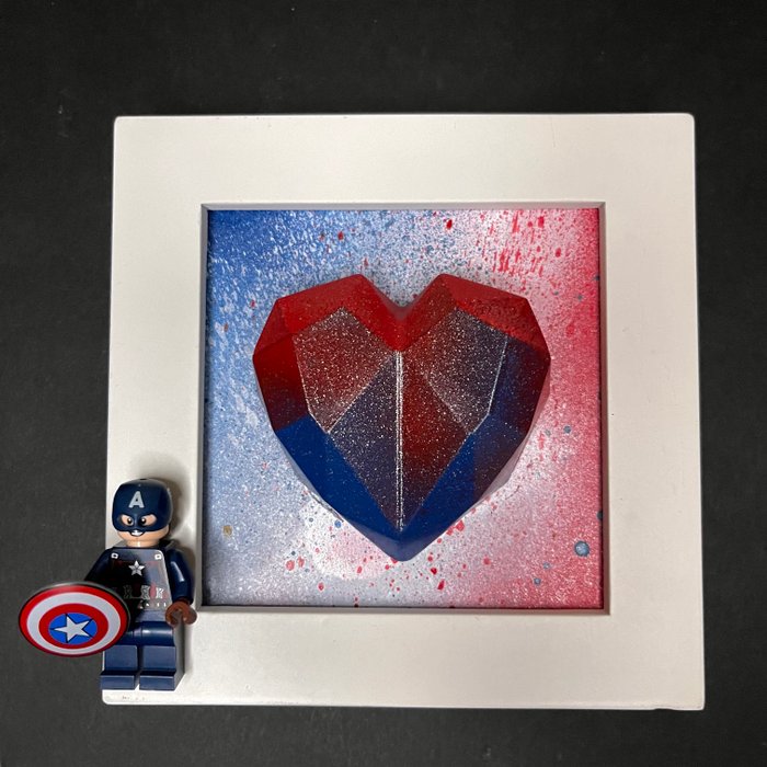 Miniature figur - “CAPITAN AMERICA: Mission Planet Heart” - Minifigure LEGO - Gips Træ