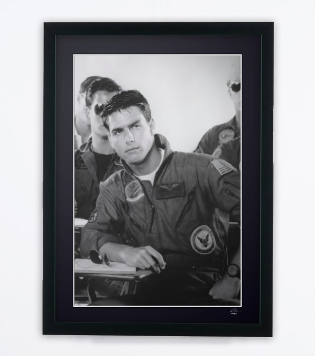 Top Gun (1986) - Tom Cruise (Maverick) - Fine Art Photography - Luxury Wooden Framed 70X50 cm - Limited Edition Nr 01 of 30 - Serial ID 17211 - Original Certificate (COA), Hologram Logo Editor and QR Code - 100% New items.