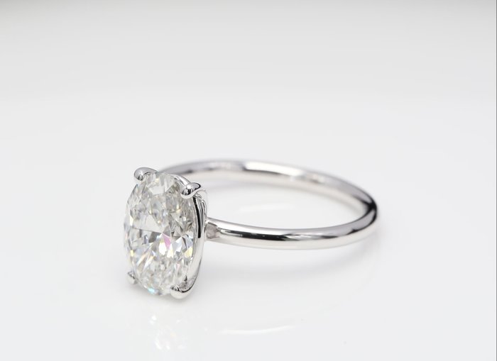 Ring - 18 kraat Hvidguld -  2.50ct. tw. Diamant (Laboratoriedyrket) - Oval E-VS2