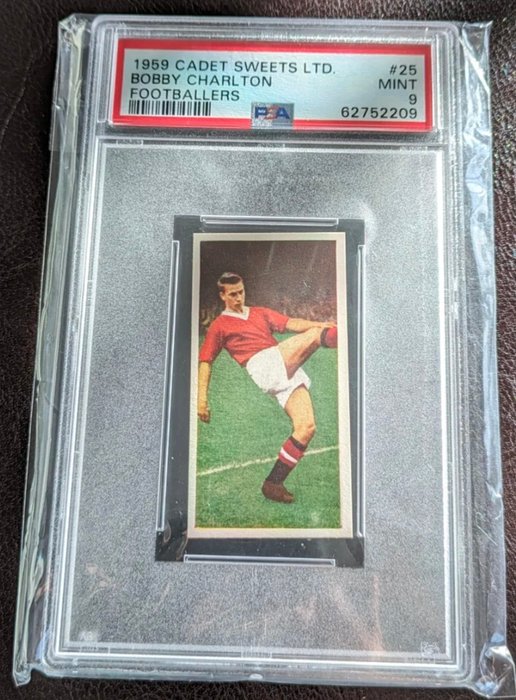 1959 - Cadet Sweets Ltd - Footballers - Bobby Charlton - #25 - 1 Graded card - PSA 9