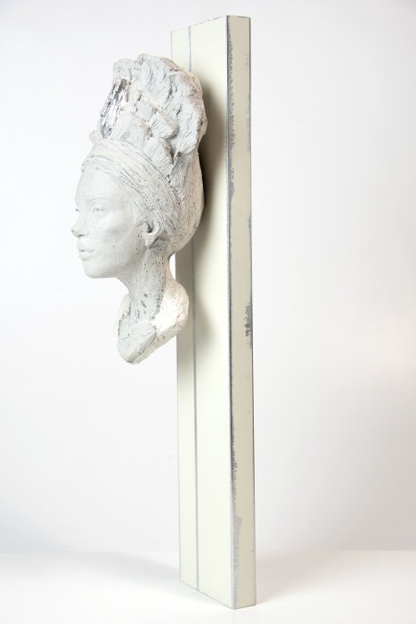 Eleonora Francioni | Antonio Mastromarino (1978) - Pair of white Matrilineal Venus wall sculpture