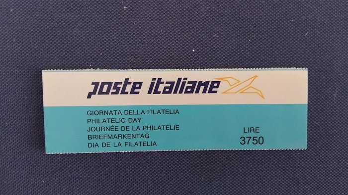 Italien  - Filatelistisk parti med specielle genstande fra republikken bestående af: Komplet ark Milano-prøve - sassone