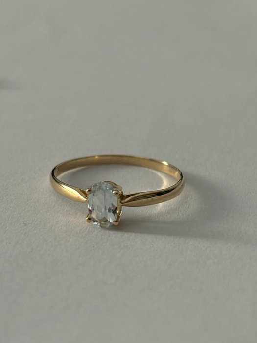 Ingen mindstepris - Ring - 18 kraat Gulguld -  5.00ct. tw. Akvamarin