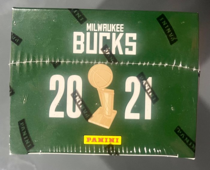 2021 Panini NBA Champions Milwaukee Bucks - 1 Sealed box - Næsten så god som ny (NM)