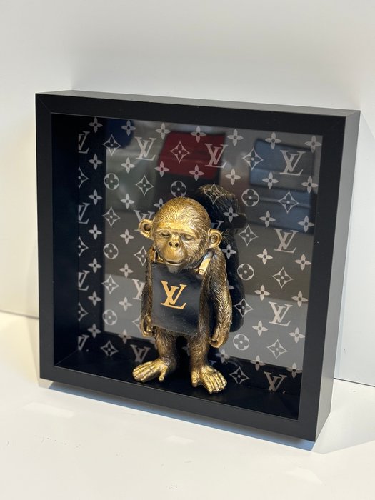 Rob VanMore - Ape Louis Vuitton in charge