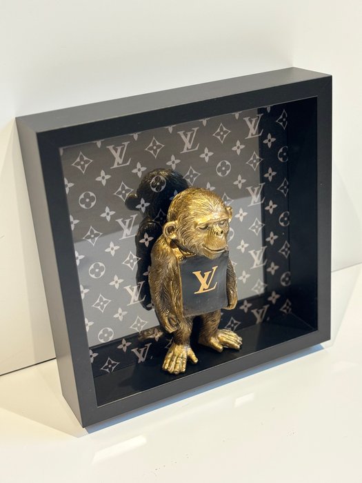 Rob VanMore - Ape Louis Vuitton in charge