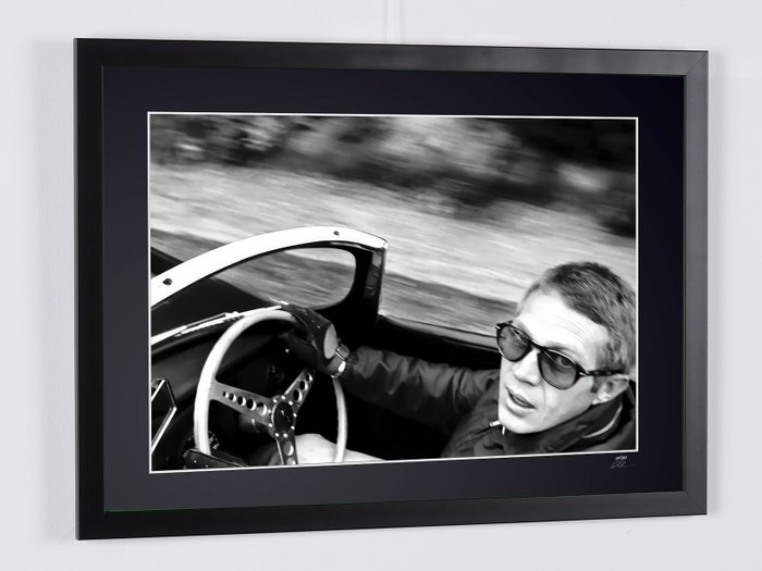 Steve McQueen - Drives Jaguar XK-SS 1962 - Fine Art Photography - Luxury Wooden Framed 70X50 cm - Limited Edition Nr 02 of 0 - Serial ID