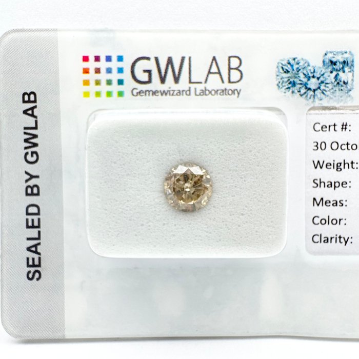 Ingen mindstepris - 1 pcs Diamant  (Naturfarvet)  - 0.71 ct - Rund - Fancy deep Grå - I1 - Gemewizard Gemological Laboratory (GWLab)