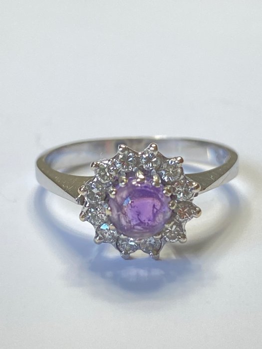 Ingen mindstepris - Ring - 18 kraat Hvidguld Safir - Diamant