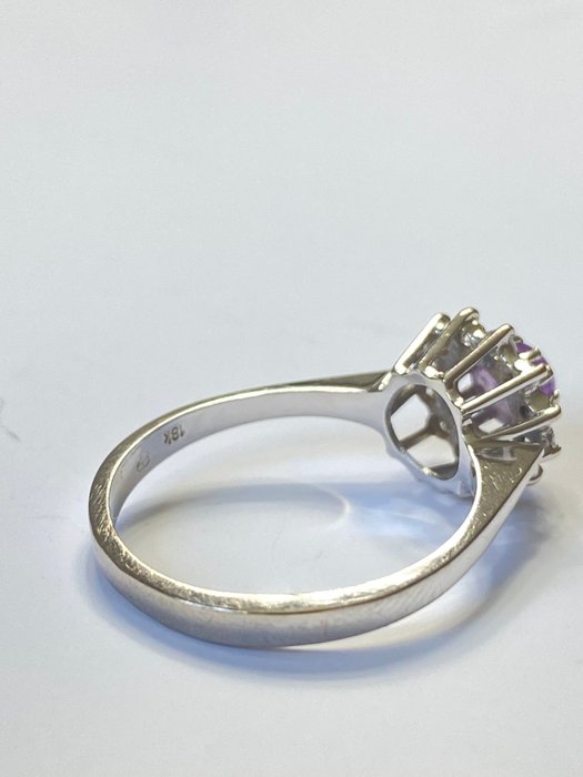 Ingen mindstepris - Ring - 18 kraat Hvidguld Safir - Diamant