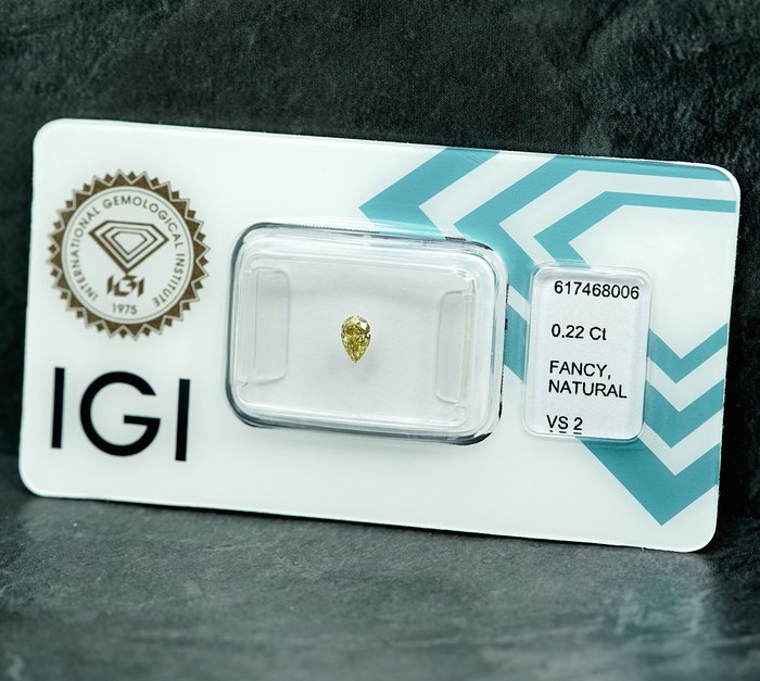 1 pcs Diamant  (Naturfarvet)  - 0.22 ct - Fancy light Gul - VS2 - International Gemological Institute (IGI)