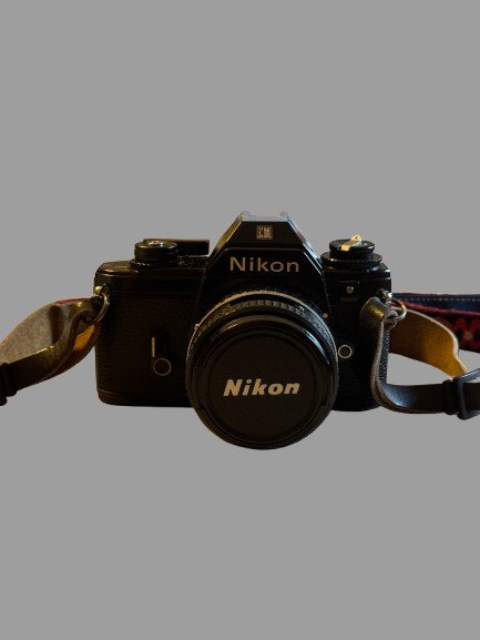 Nikon EM + series-E 28mm f/2.8 Analogt kamera