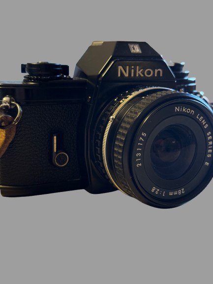 Nikon EM + series-E 28mm f/2.8 Analogt kamera