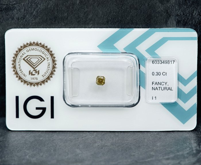 1 pcs Diamant  (Naturfarvet)  - 0.30 ct - Radiant - Fancy Grålig Gul - I1 - International Gemological Institute (IGI)