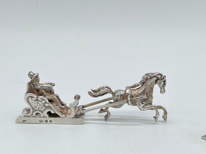 C.A Stout, Rotterdam - Miniature figur - Horse drawn sleigh and sleigh - .833 sølv